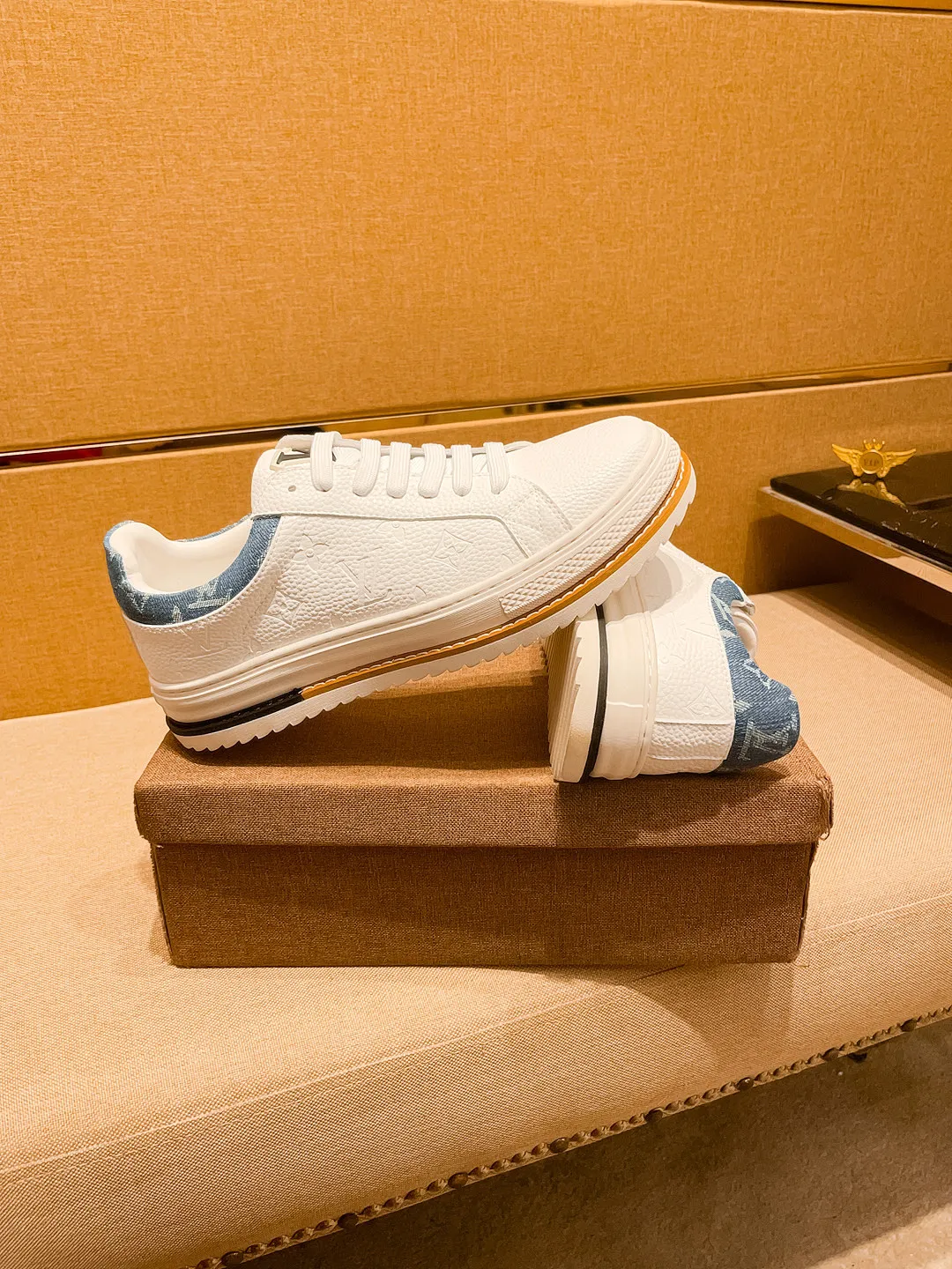 Men's shoes 💰 420💰👍【LV】🔥🔝Louis Vuitton, high-end men's shoes brand, official website 1:1 latest masterpiece: the upper is made of Italian imported first-layer cowhide🔥Official website original special technical cloth fabric matching🔥Original comfortable and breathable lining➕Original designated non-slip outsole🔥Make walking more convenient and comfortable! An exclusive new model, a stunning work, a beautiful 1:1 replica [color] compared to the official quality! Create a fashionable personality to set off your uniqueness! A must-have for trendy men! 🔥, sizes: 38-44. color:.     2⃣️colors available🔥